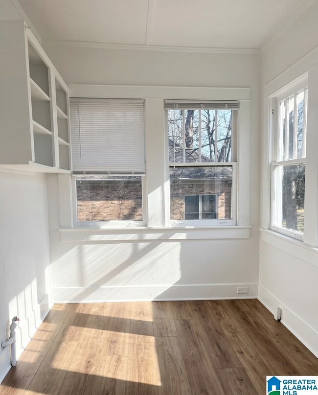 Building Photo - 1313 4th Terrace W