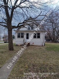 Building Photo - 2244 E Parkwood Ave