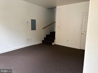 Building Photo - 330 E Chestnut St