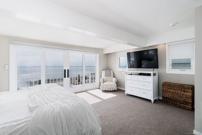 Building Photo - 1987 Fairfield Beach Rd