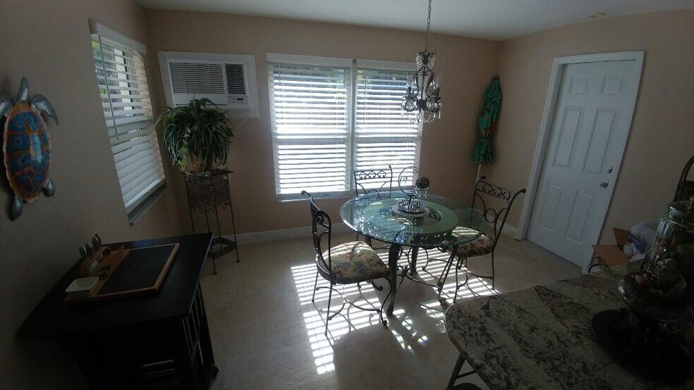 Dining Area - 3406 Norfolk St
