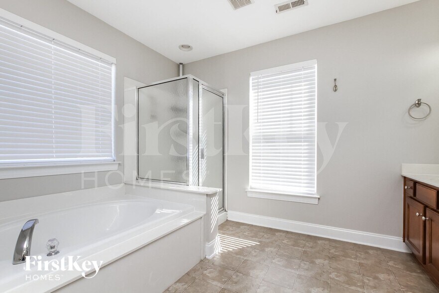 Building Photo - 15636 Seafield Ln