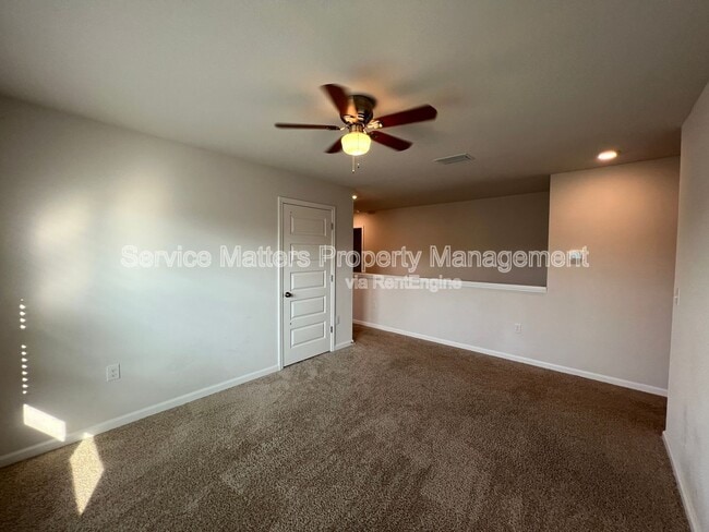 Building Photo - 7571 Oak Lake Blvd