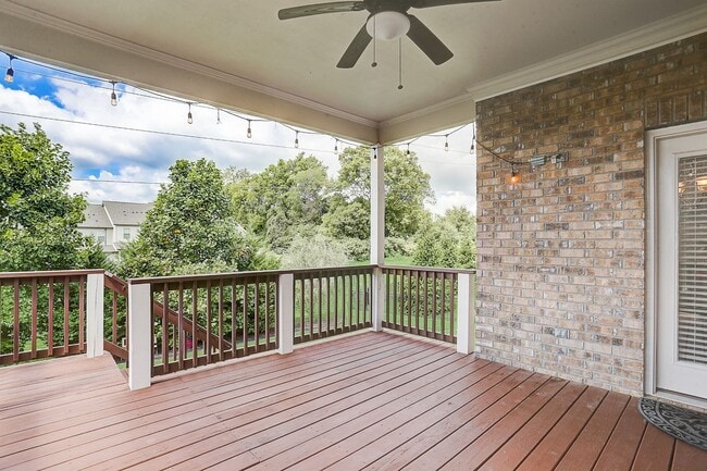 Building Photo - Beautiful 5-bedroom rental home in the hig...