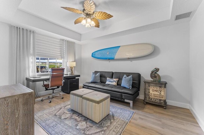 Building Photo - 315 Bay Colony Dr N
