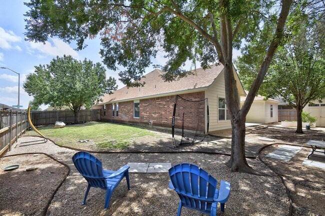 Building Photo - 2354 Oak Pebble