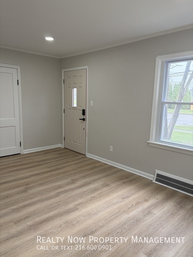 Building Photo - 6333 W 130th St