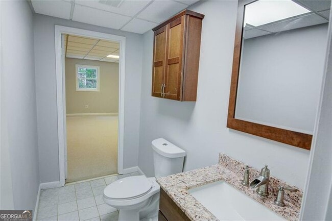 Building Photo - 639 Lakeshore Dr NW