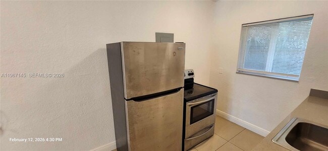 Building Photo - 9800 E Bay Harbor Dr