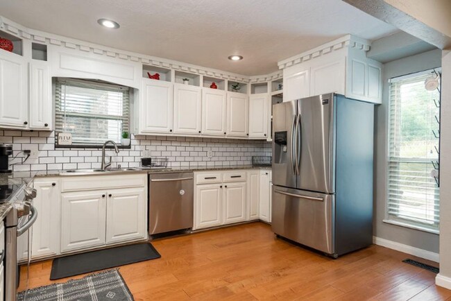 Building Photo - Beautifully Updated 3-Bed, 3-Bath Home in Moore