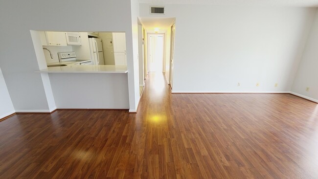 Building Photo - 1109 Green Pine Blvd