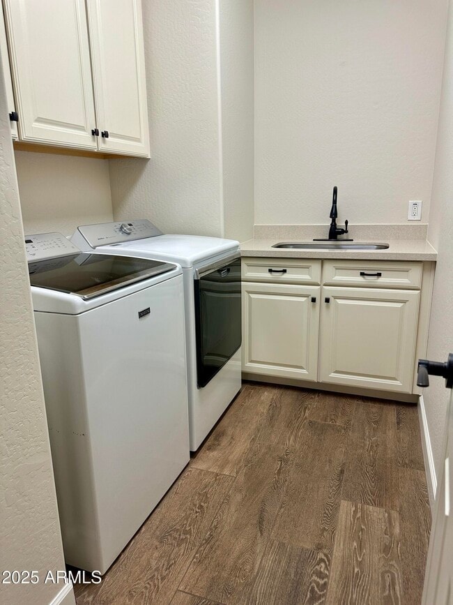Building Photo - 4107 S Pecan Dr