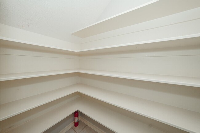 Building Photo - 14310 Mirkwood Ln