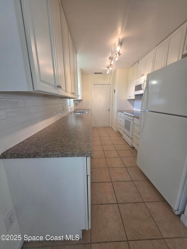 Building Photo - 2615 St Michel Ave