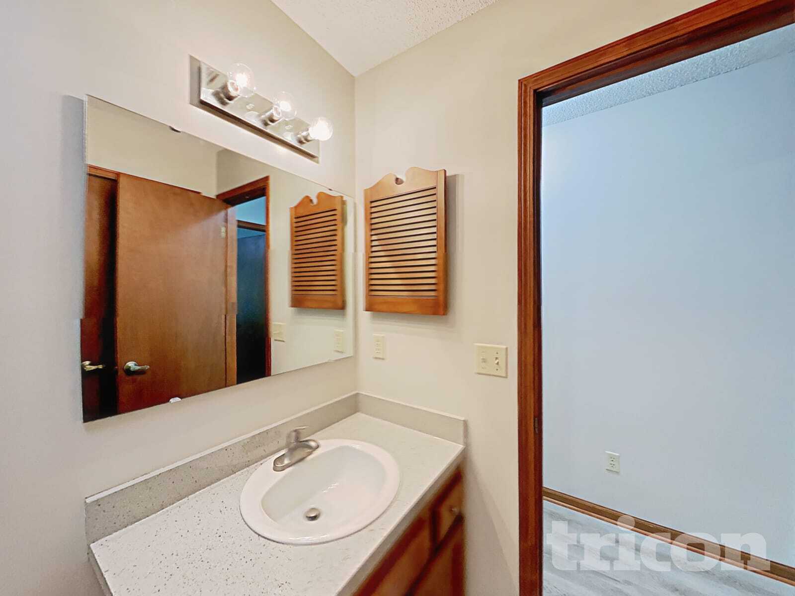 Building Photo - 4750 Deerfoot Ct