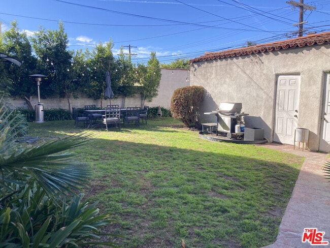 Building Photo - 1045 S Crescent Heights Blvd