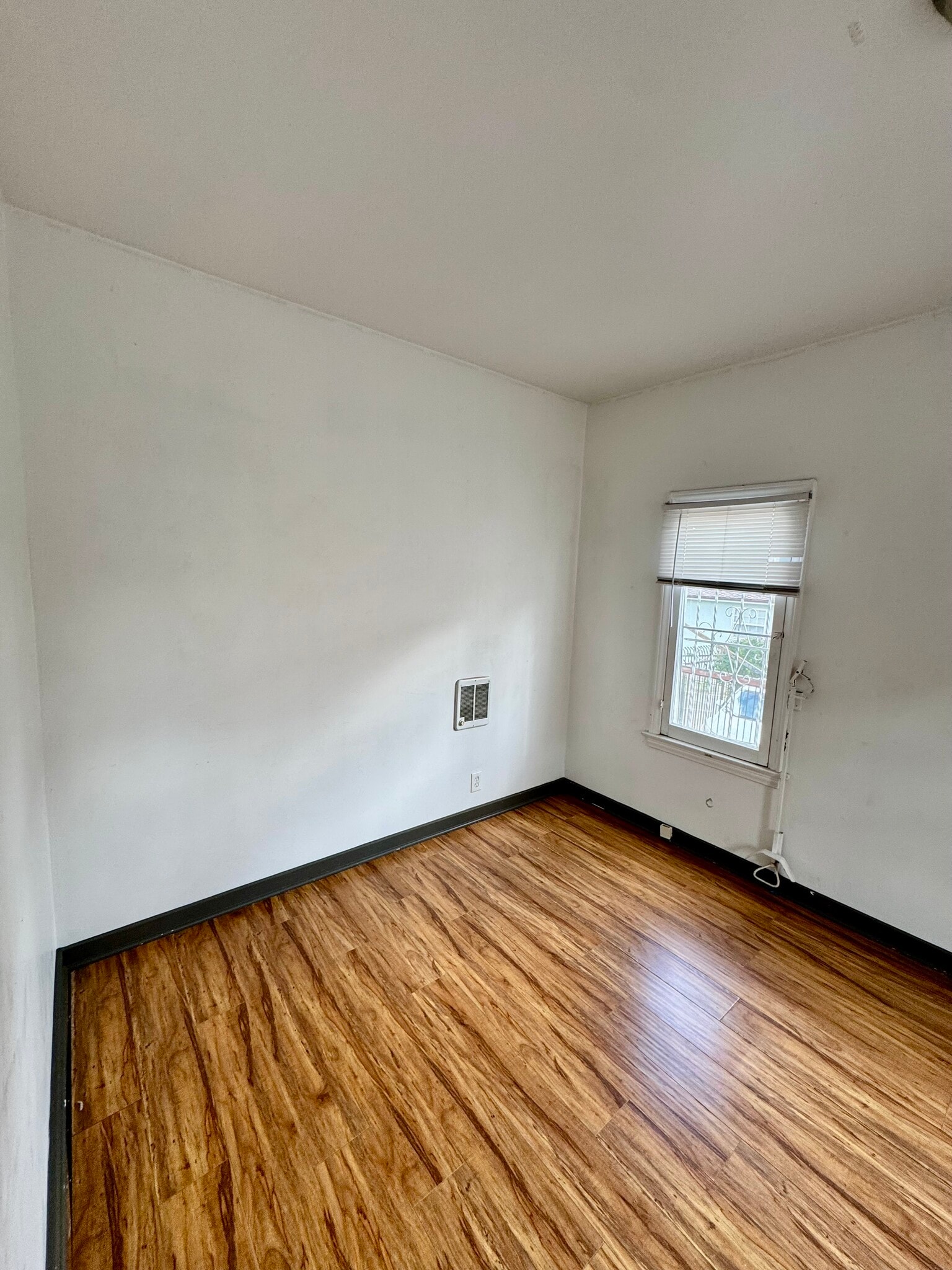 Building Photo - 2824 Menlo Ave