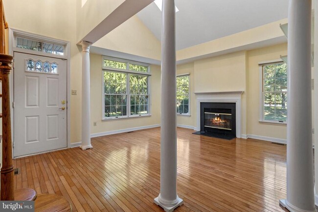Building Photo - 210 Bullock Dr