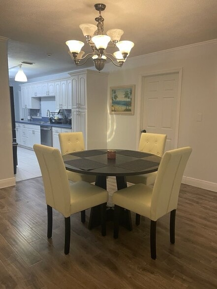 Building Photo - 3115 Marshall Dr