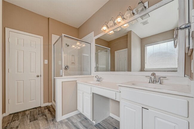 Building Photo - 16942 Langham Crossing Ln