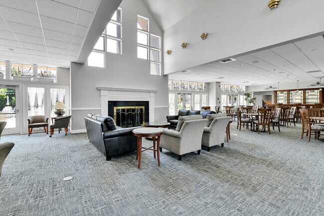 Building Photo - $2,300.00 - 2 Beds, 2 Baths, Condo in Littleton with Fireplace and Balcony!