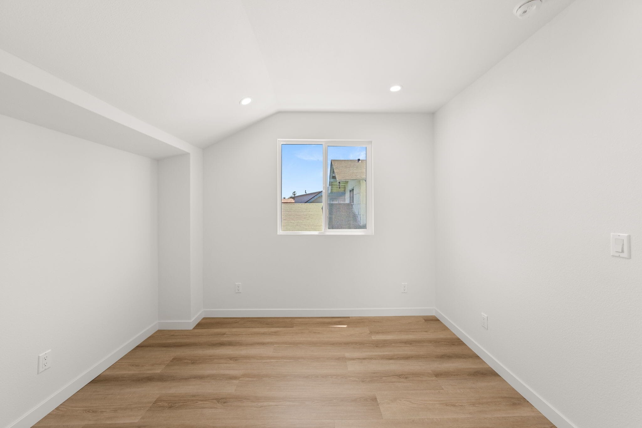 Building Photo - 4700 S Gramercy Pl