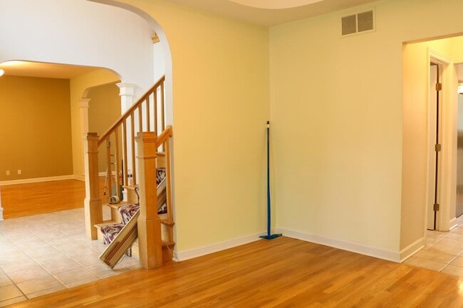 Building Photo - 1621 Santa Ana Ct