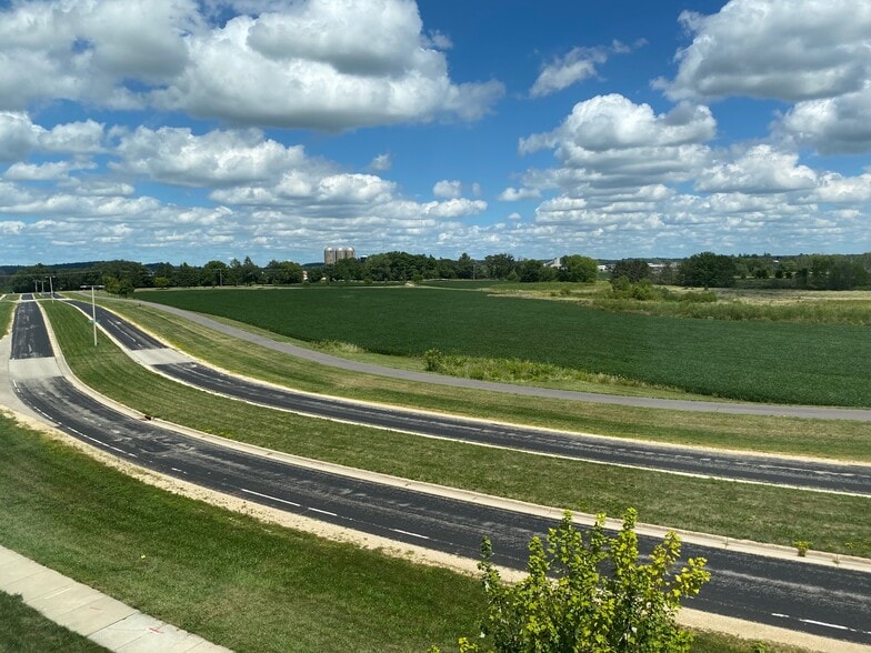 Building Photo - 241 N Alpine Pky