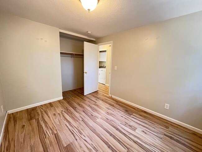 Building Photo - This Adorable 3 Bed / 2.5 Bath Ranch Style Homes Offers A Large Backyard and Beautiful Natural Li...