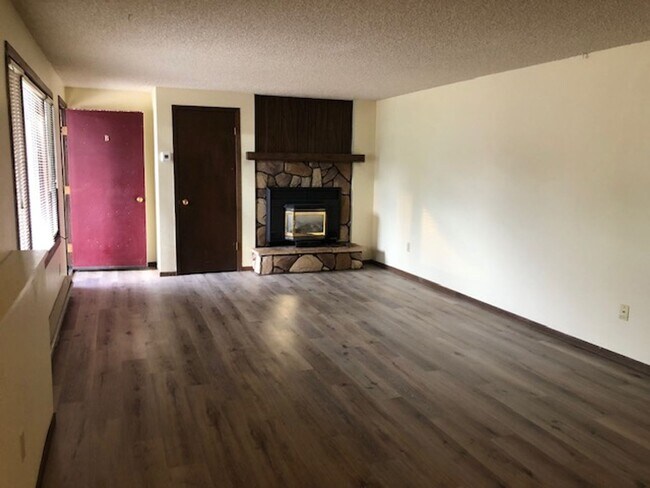 Building Photo - 405 S 19th Ave