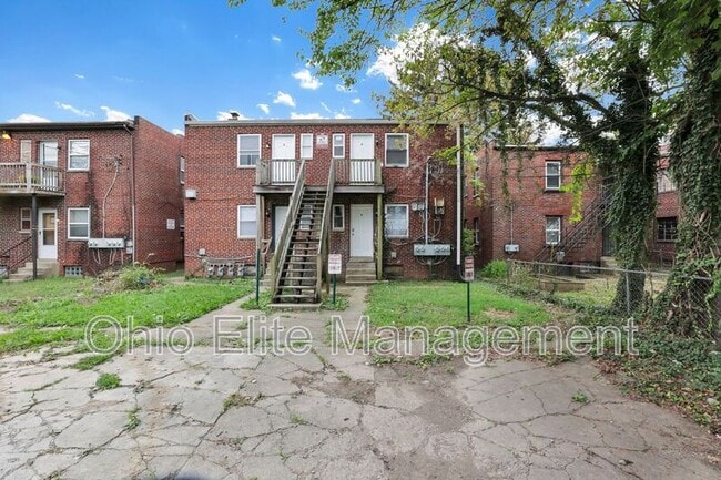 Building Photo - 987 Lilley Ave