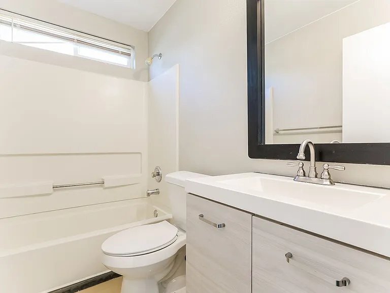 Building Photo - 5083 Helena Ct