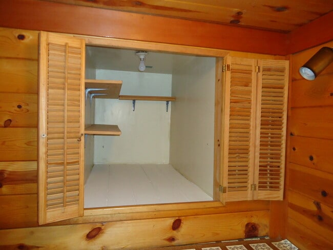 Building Photo - Cozy Seacliff Studio With Panoramic Ocean ...