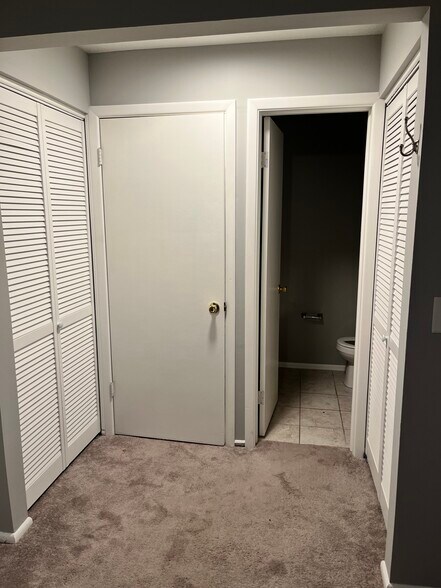 Building Photo - 33803 Electric Blvd