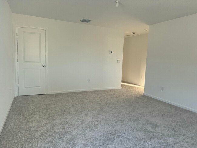 Building Photo - 673 Carlyle Way