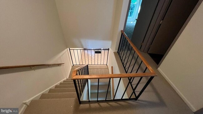 Building Photo - 744 Summit Chase Dr