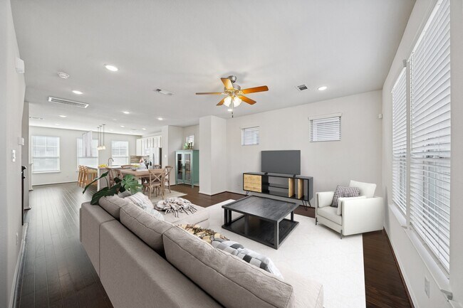 Building Photo - 8604 Hollyoaks Creek Ln