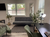 Building Photo - 522 NW 11th Ave