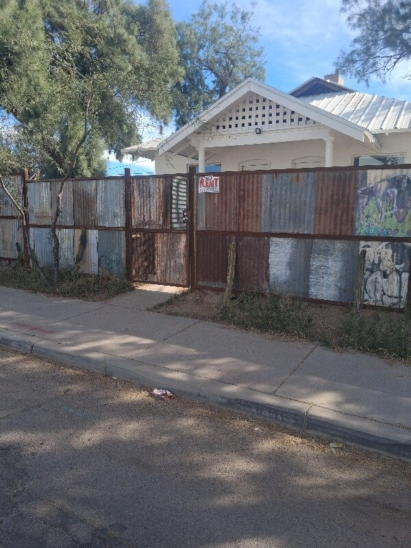 Building Photo - 1432 N 15th Ave