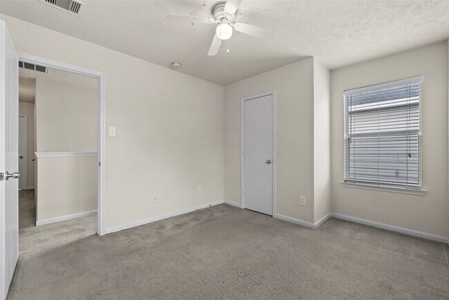 Building Photo - 20742 Fair Castle Dr