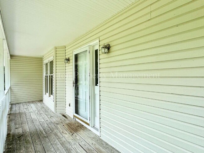 Building Photo - 307 Abbey Ln