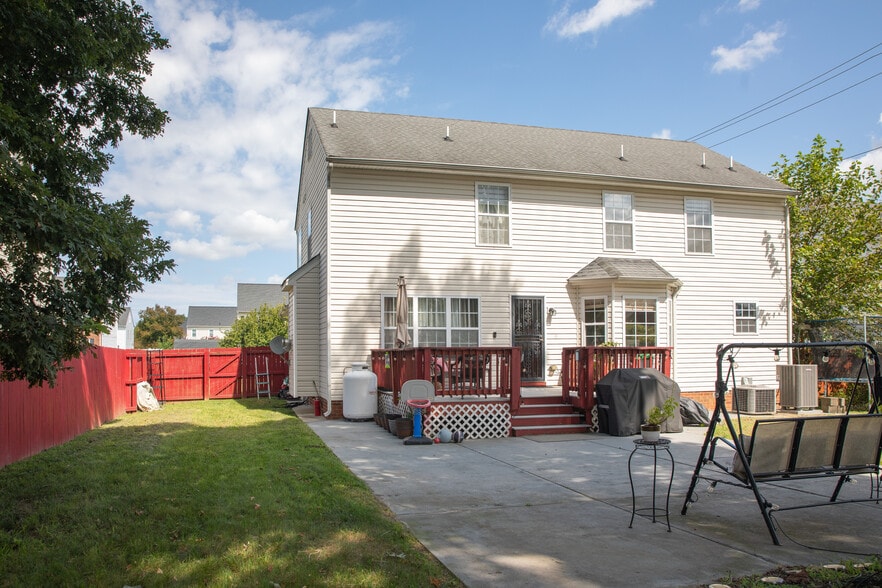 Building Photo - 9023 Jeans Grove Ln