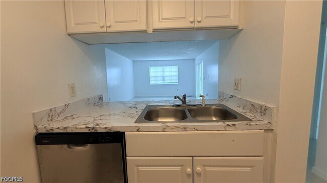 Building Photo - 3407 Winkler Ave