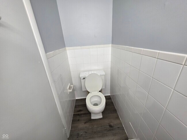 Building Photo - 3821 Biscayne Rd