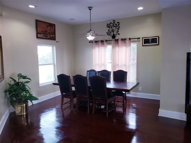 Building Photo - 3716 Sabrina