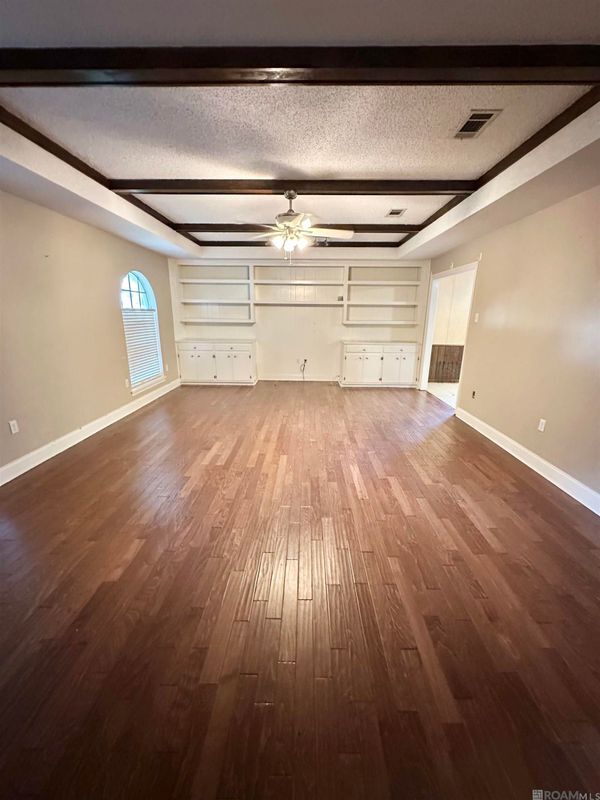 Building Photo - 3572 Madeira Dr