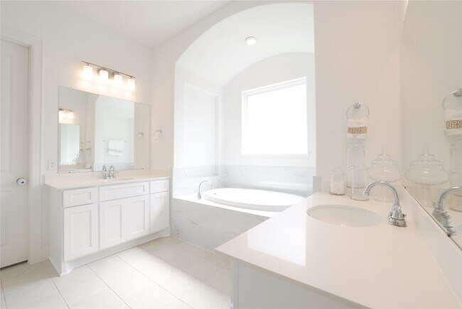 Building Photo - 7707 Lavender Ct