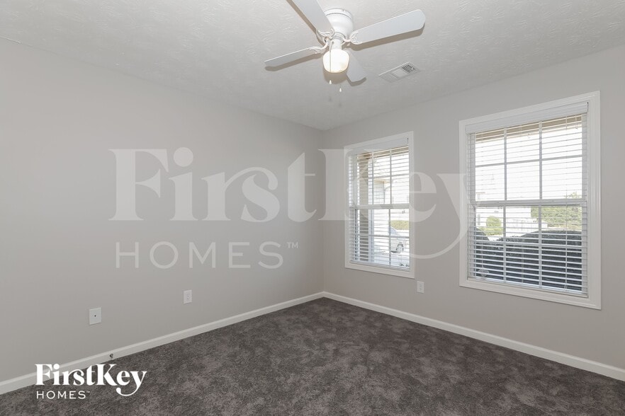 Building Photo - 715 Sandstone Trail