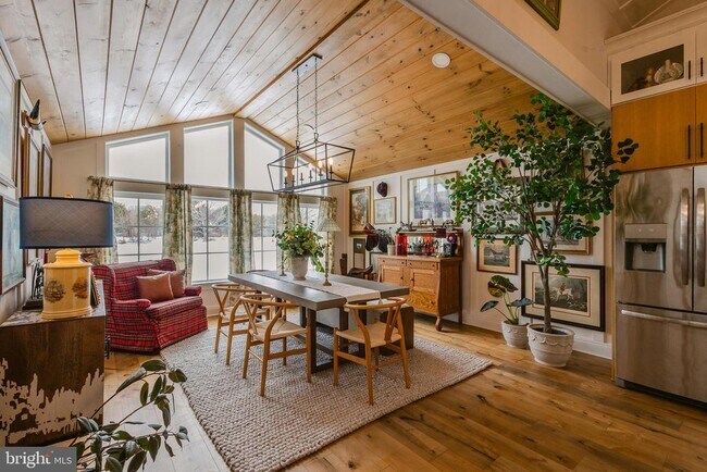 Building Photo - 13230 Falls Rd