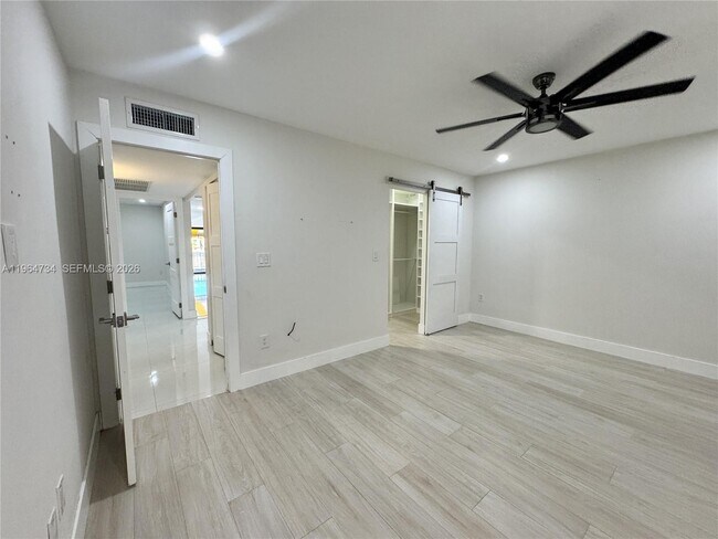 Building Photo - 15896 Kilmarnock Dr